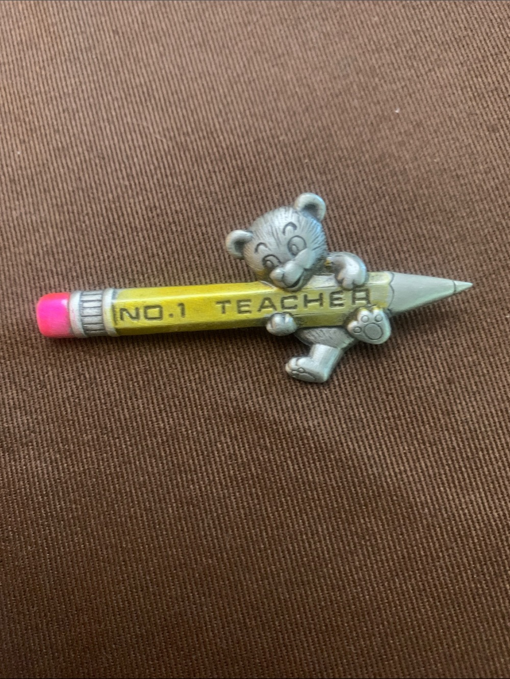 No Brand Yellow 'No.1 Teacher' Pencil Bear Toy Pin